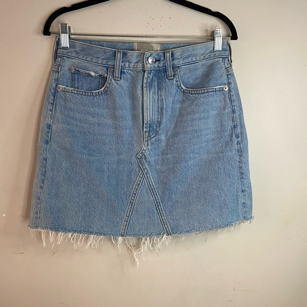 Everlane The Denim Reconstructed Skirt Women’s 28 Light Wash Raw Hem Mini Cotton - Picture 3 of 7